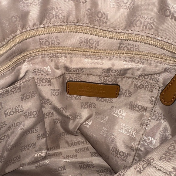 Michael Kors Tan Shoulder Bag with Signature Monogram - Picture 8 of 15